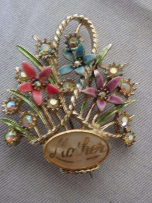 STUNNING "MOTHER" BROOCH
