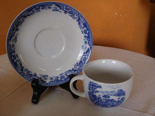 8 PIECE WILLIAM & JAMES BLUE & WHITE COFFEE SET