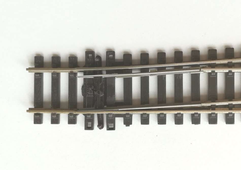 Peco SL-89 large radius L/H turnout