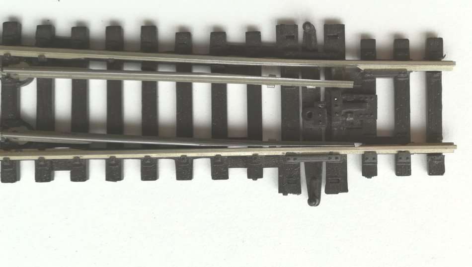 Peco SL-88 large radius R/H turnout + rail-joiners