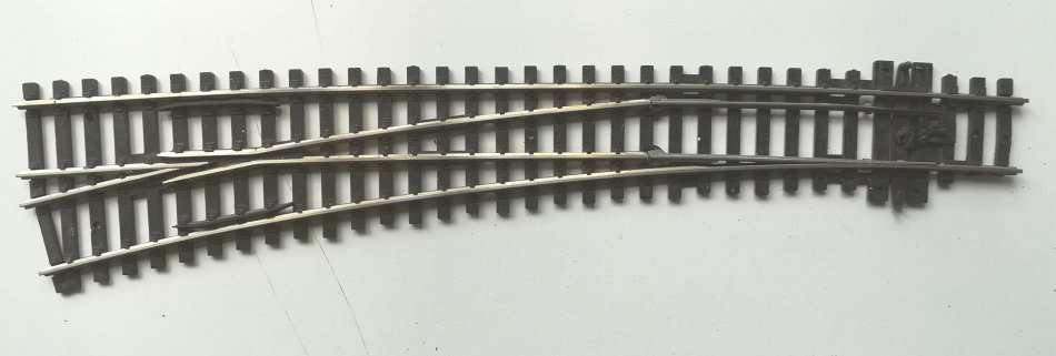 Peco SL-87 large radius L/H curved turnout