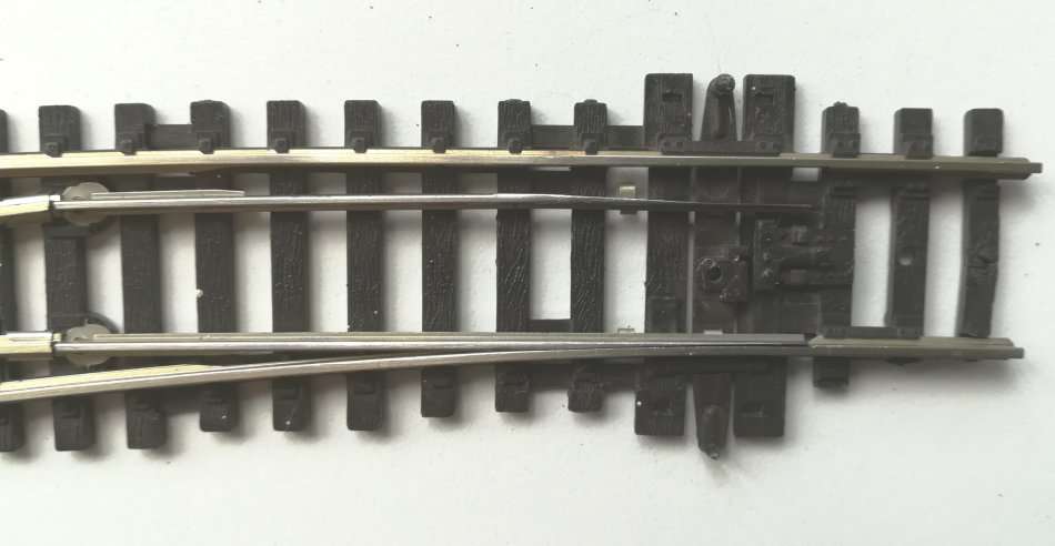 Peco SL-87 large radius L/H curved turnout