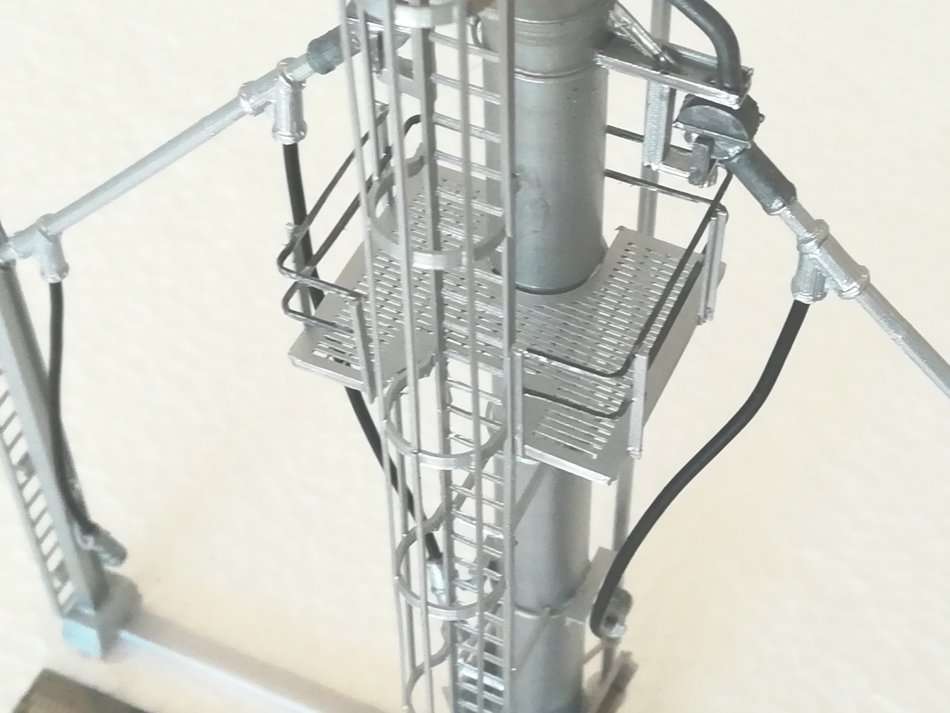 Diesel sanding tower