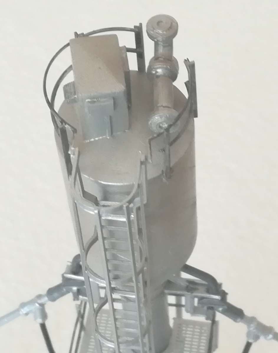 Diesel sanding tower