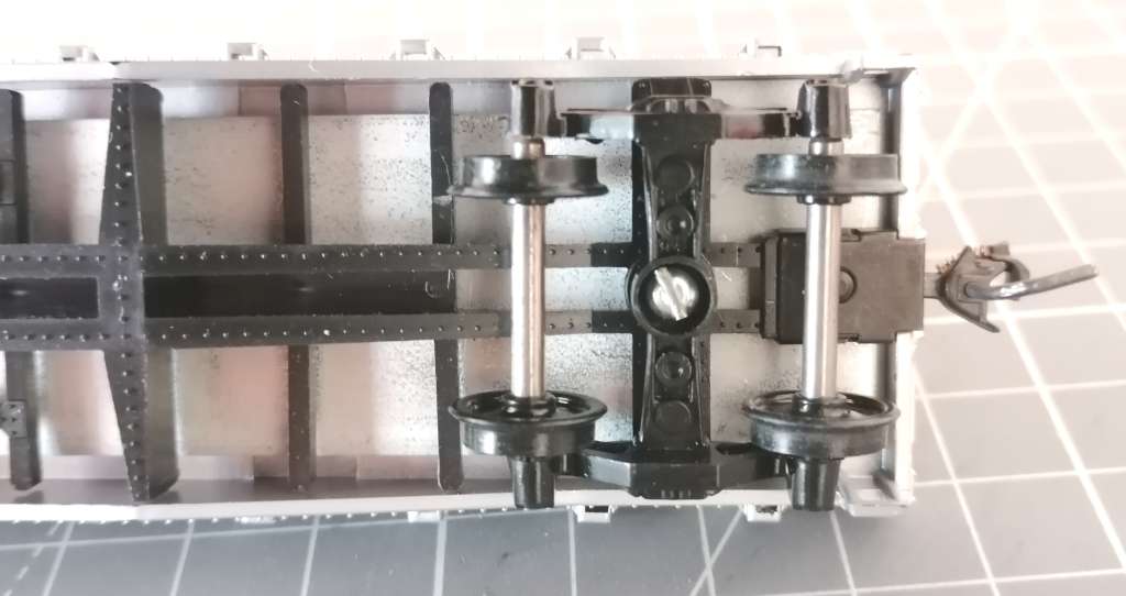 2x HO Flat cars - pse see description