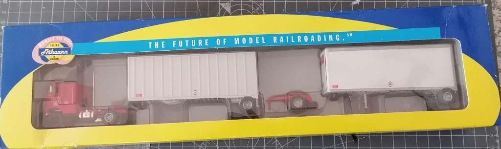 Athearn tractor & trailers