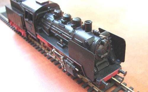Marklin 2-6-0 steam loco (HO - 3-rail AC)
