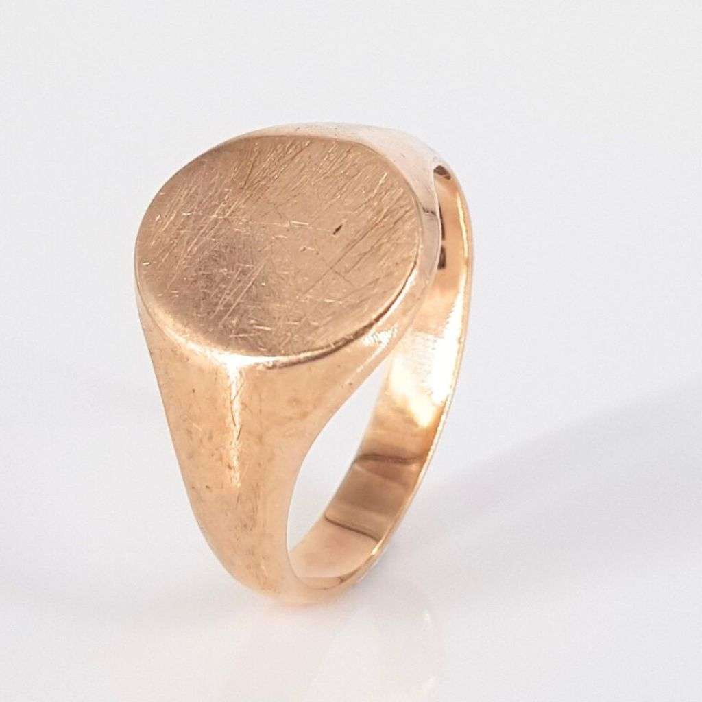 9CT YELLOW GOLD OVAL GENTS SIGNET RING