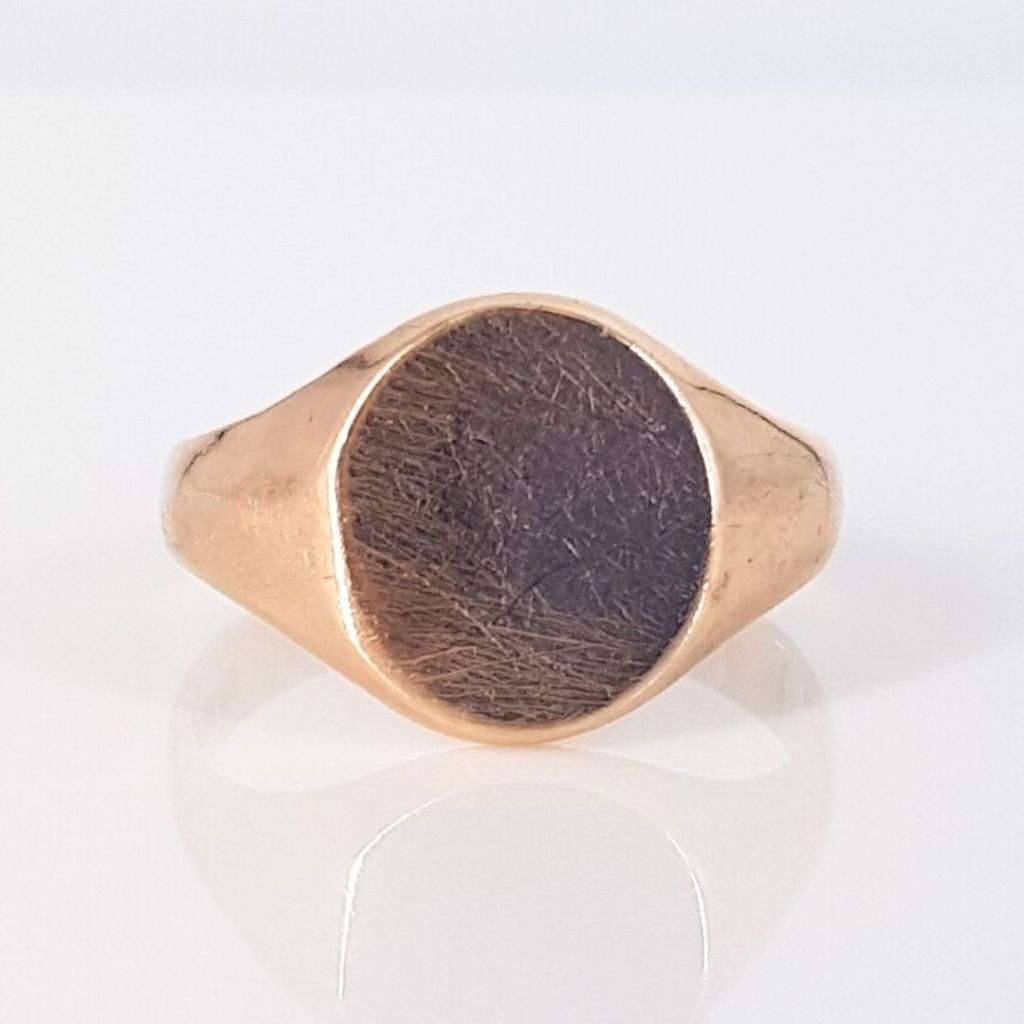 9CT YELLOW GOLD OVAL GENTS SIGNET RING