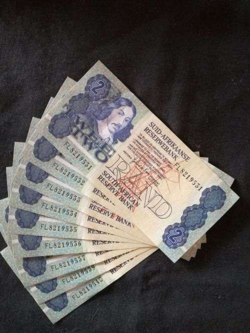 Twee Rand notes x 10,  Serial no run of 10, FL8219531-FL8219540