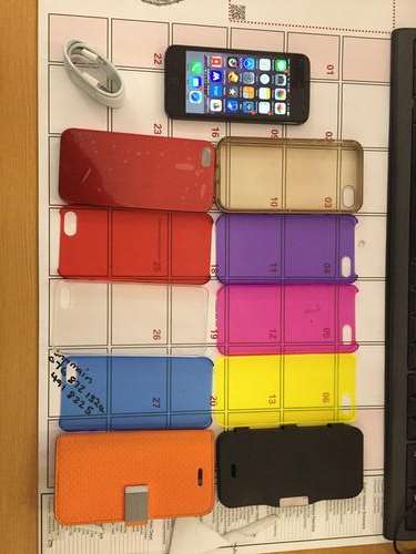 Apple Iphone 5 32GB Black +  Lots of Free Extras