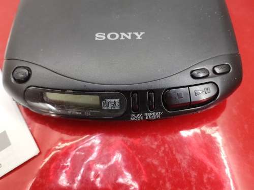 Sony Discern D-131 - WORKING 100% with BOOKLET