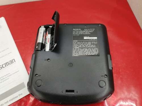 Sony Discern D-131 - WORKING 100% with BOOKLET