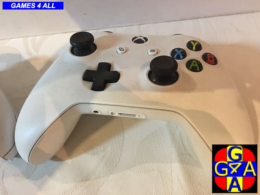 2 XBox ONE Controllers - BOTH FAULTY