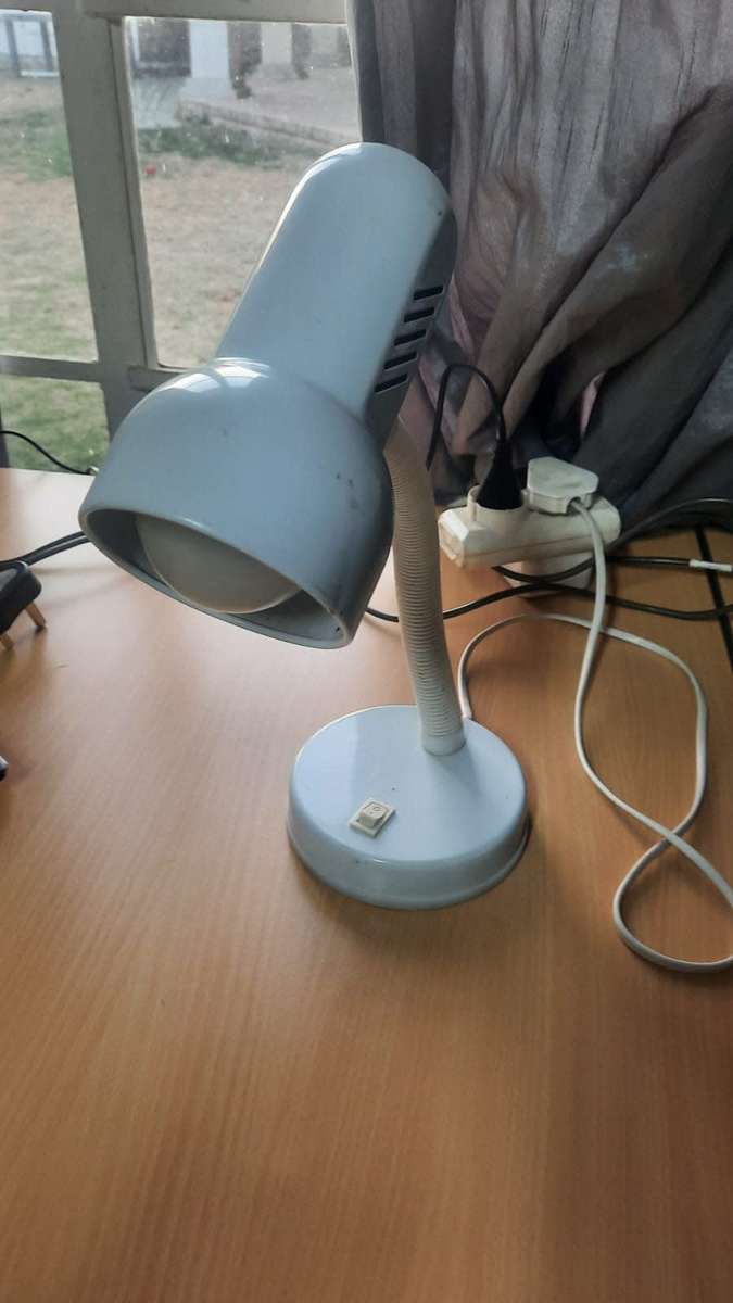 Secondhand Energy-Saving Study Lamp with Bright Light