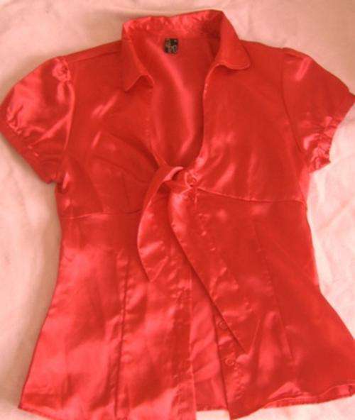 Pretty red silk top (Medium) to fit size 32 - As New- R1 No Reserve Auction!