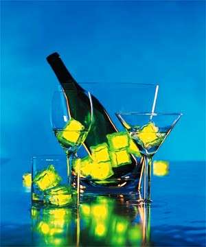 Battery operated led ice cubes, Two (Pair)per bid, R1 no reserve auction - Great Gift idea!