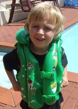 Brand NEW ben 10 Swim Jacket - R1 NO Reserve Auction