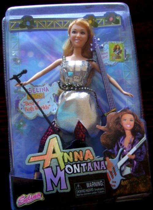 NEW Beautifull doll and asseccories -  NO Reserve Auction