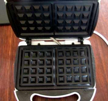 Waffle Maker / Toaster - Great condition - R1 no reserve