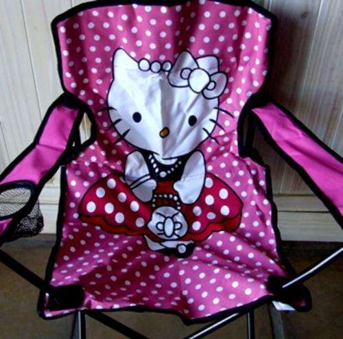 Hello Kitty Camp / fold up chair in pink black and white -R1 No Reserve - Great Gift!