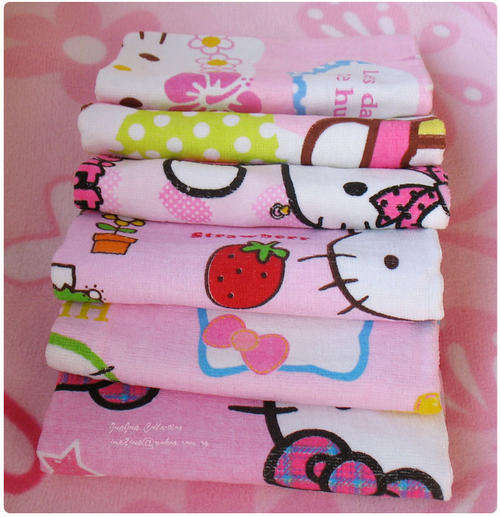 BRAND NEW Gorgeous Hello KittyTowel - ON R1 NO RESERVE AUCTION