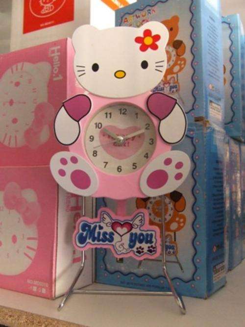 Hello Kitty CLOCK  - Great Gift!