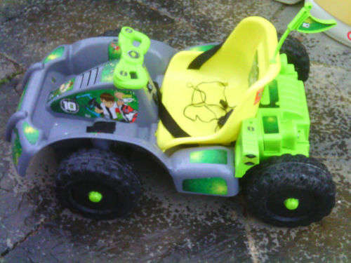 LATE ENTRY! Battery operated BEN 10 racing car ride on - excellent gift to any little todler