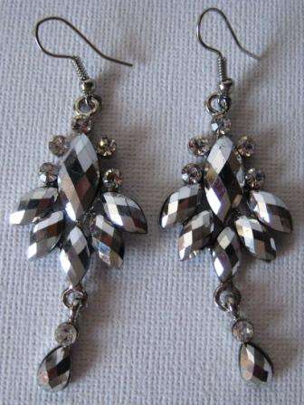 **MADAM POMPADOUR** EARRINGS