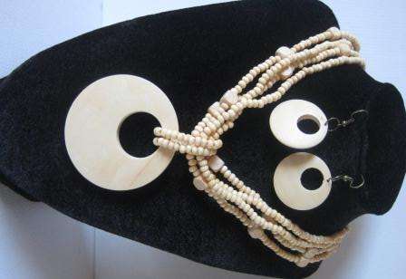 WOODEN ETHNIC **VANILLA**  NECKLACE  SET