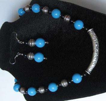 NECKLACE & EARRINGS SET **BLUE AFRICAN SKY**
