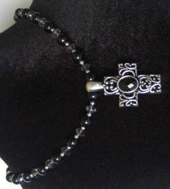 NECKLACE **EBONY** CASTILE CROSS