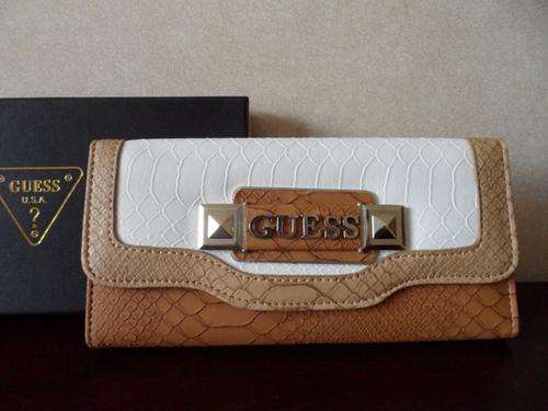BRAND NEW GUESS WALLET!!! A MUST-HAVE FOR WINTER!!!
