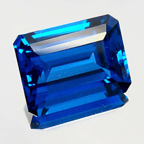 18.64 CARAT BLUE TOPAZ
