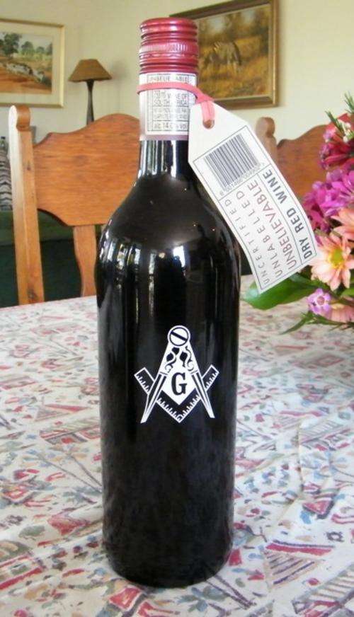 750 ml UNBELIEVEABLE RED WINE WITH MASONIC EMBLEM