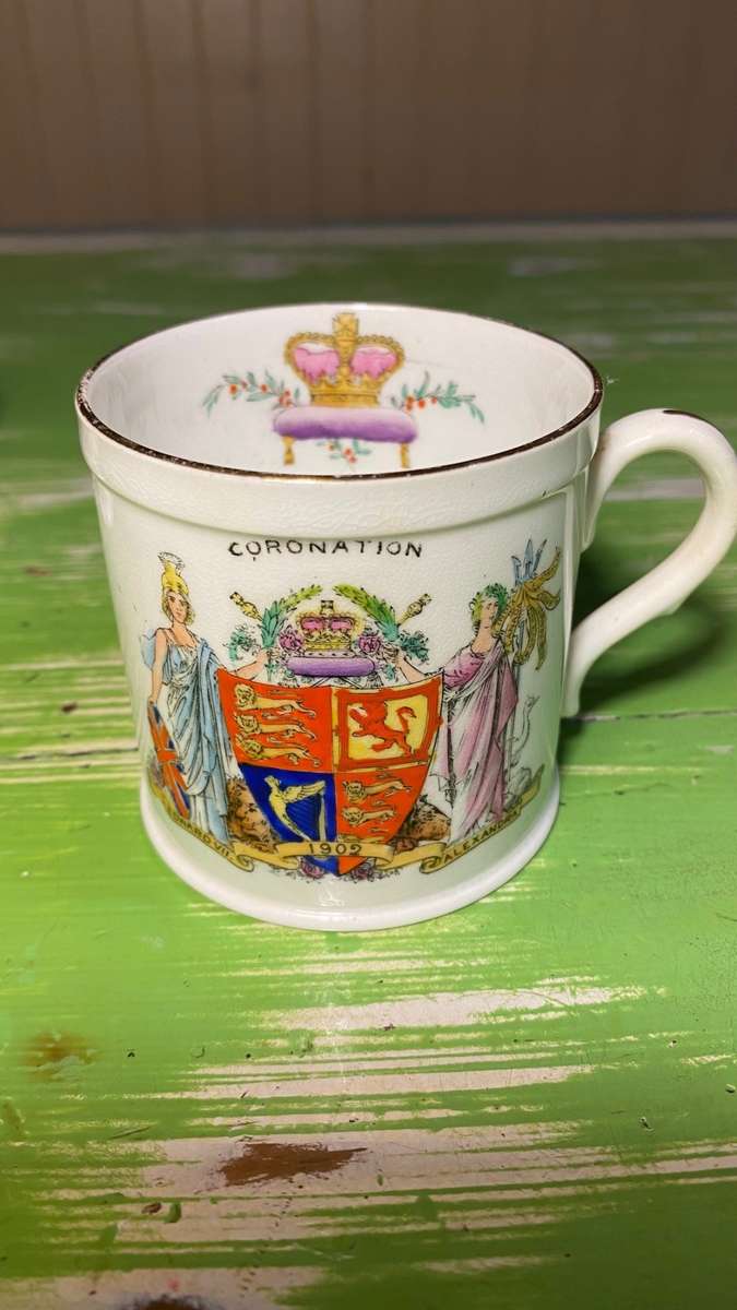 Thirteen Collectable Commemorative Mugs - All for one bid