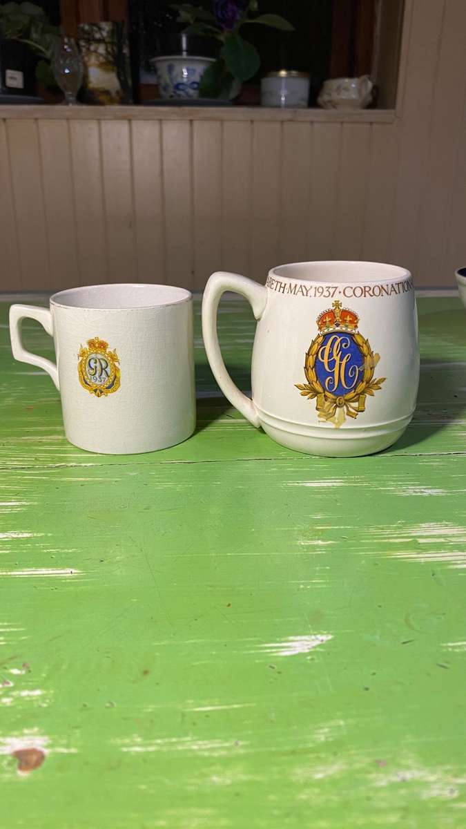 Thirteen Collectable Commemorative Mugs - All for one bid