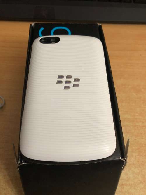 BlackBerry 9720 - White