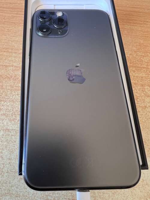 R1.00 start, no reserve! - Iphone 11 PRO 64 GB Space Gray A2215
