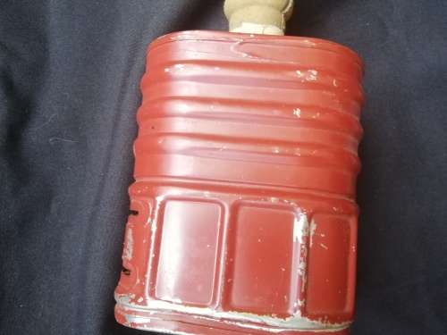 WW2 British/Canadian Gas mask and bag. U.D.F. issue.