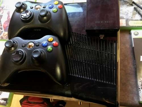 XBox 360 250gb with 2 controllers and games