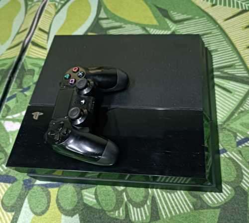 PS4 Slim 1TB + 13 Games + 2 wireless controllers