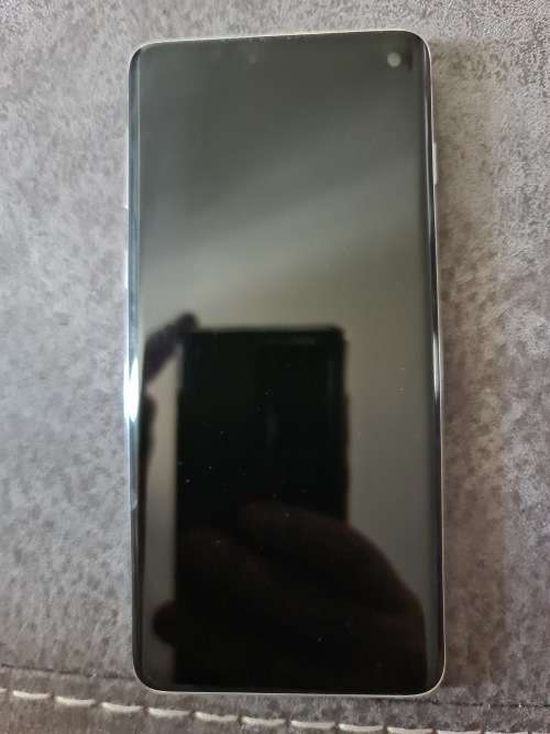 Samsung S10 128 Gb cellphone in perfect condition