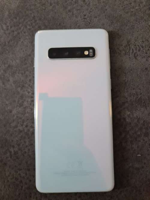 Samsung S10 128 Gb cellphone in perfect condition