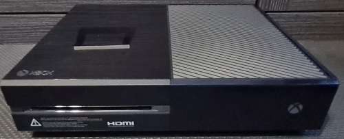 Xbox One 500gb with 3 games.