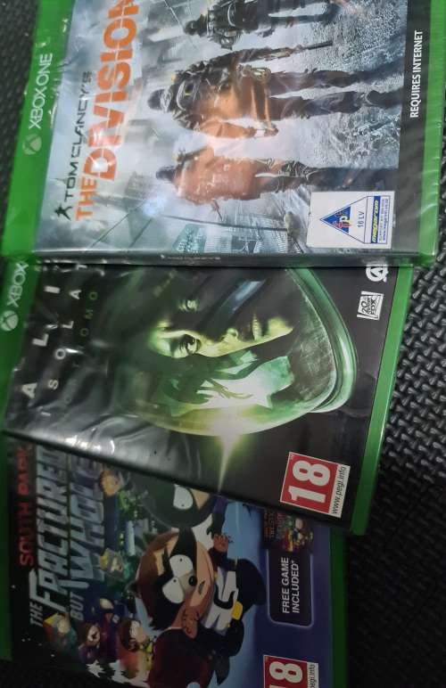 Xbox One 500gb with 3 games.
