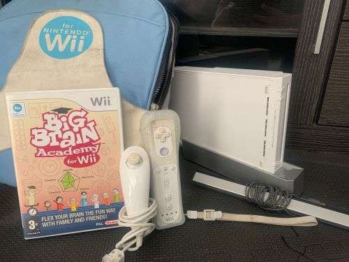 Nintendo wii collectors set with game.