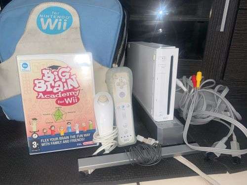Nintendo wii collectors set with game.