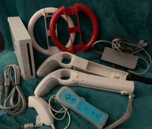 Nintendo Wii Complete with accessories. Wii motion plus controller and with European Av Cable.