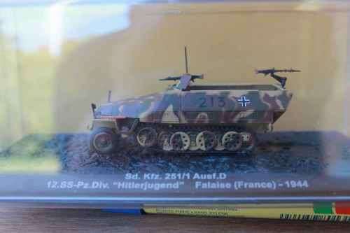 DeAGOSTINI - COMBAT TANKS COLLECTION Number 48 Tank and Magazine